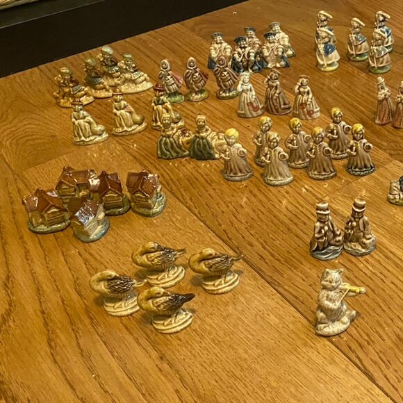 Collectible Nursery Tale Wade Figurines (Red Rose) - Picture 2 of 8